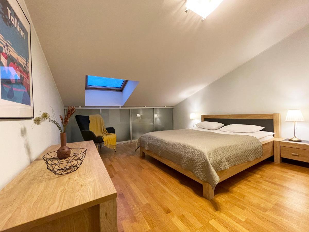 Old Town - Oleviste Apartment タリン エクステリア 写真