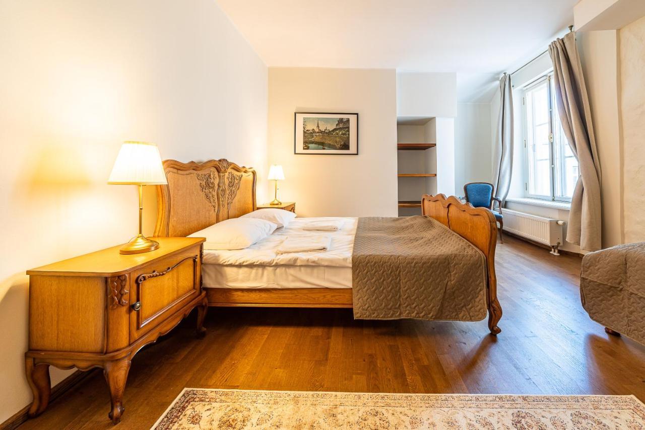 Old Town - Oleviste Apartment タリン エクステリア 写真